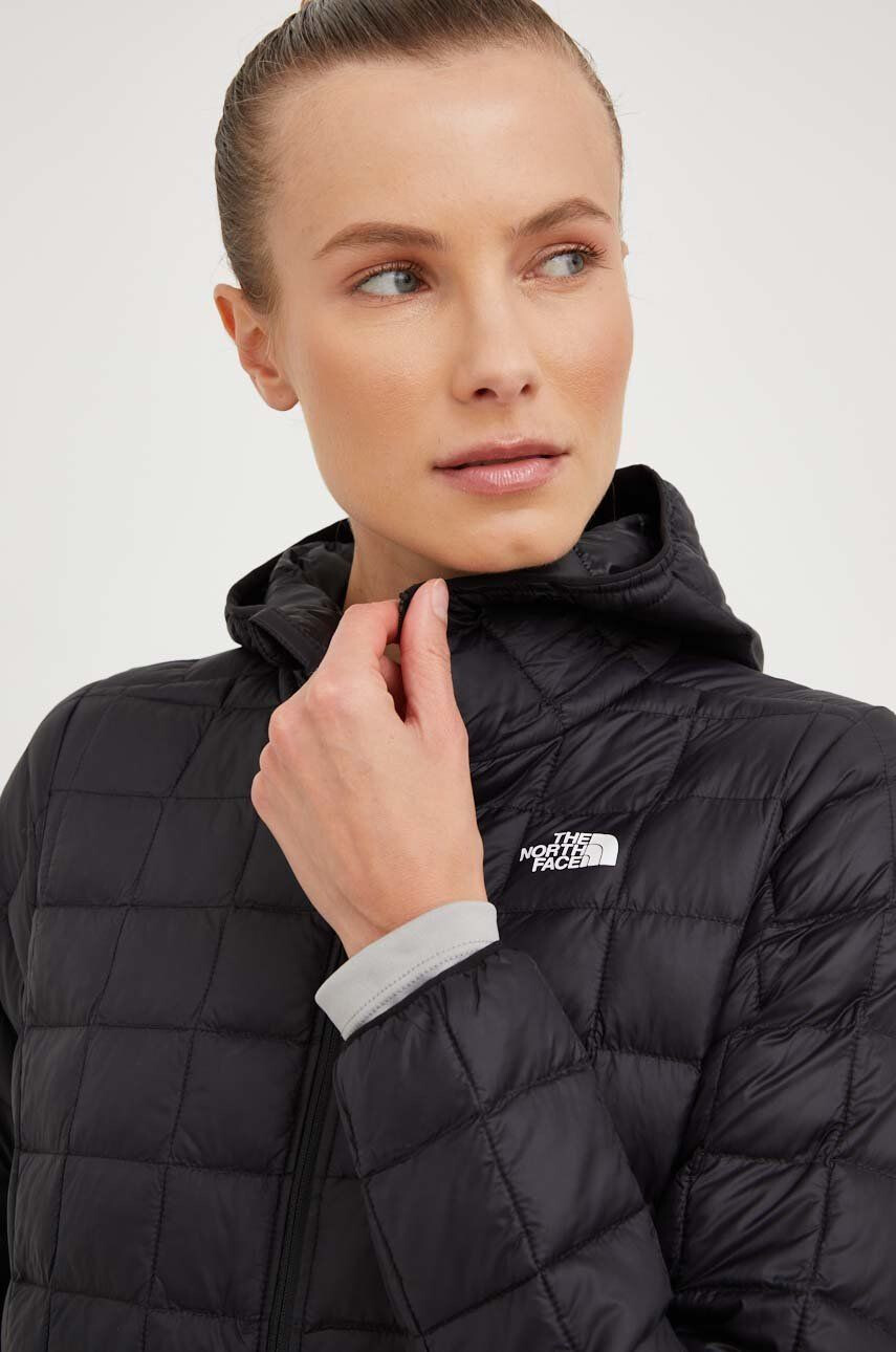 The North Face geaca sport Thermoball Eco Hoodie 2.0 culoarea negru - Pled.ro