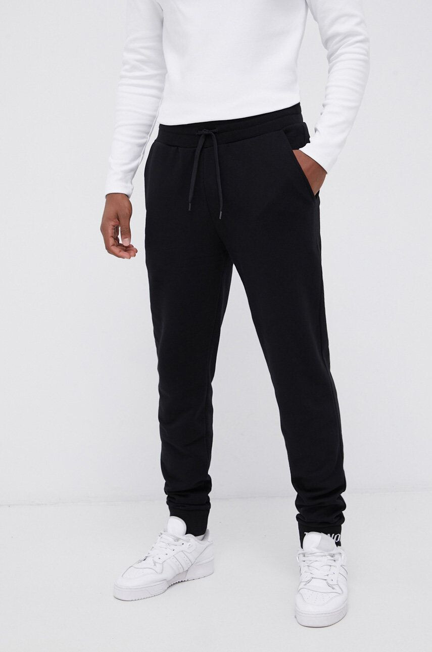 The North Face Pantaloni bărbați culoarea negru cu imprimeu - Pled.ro