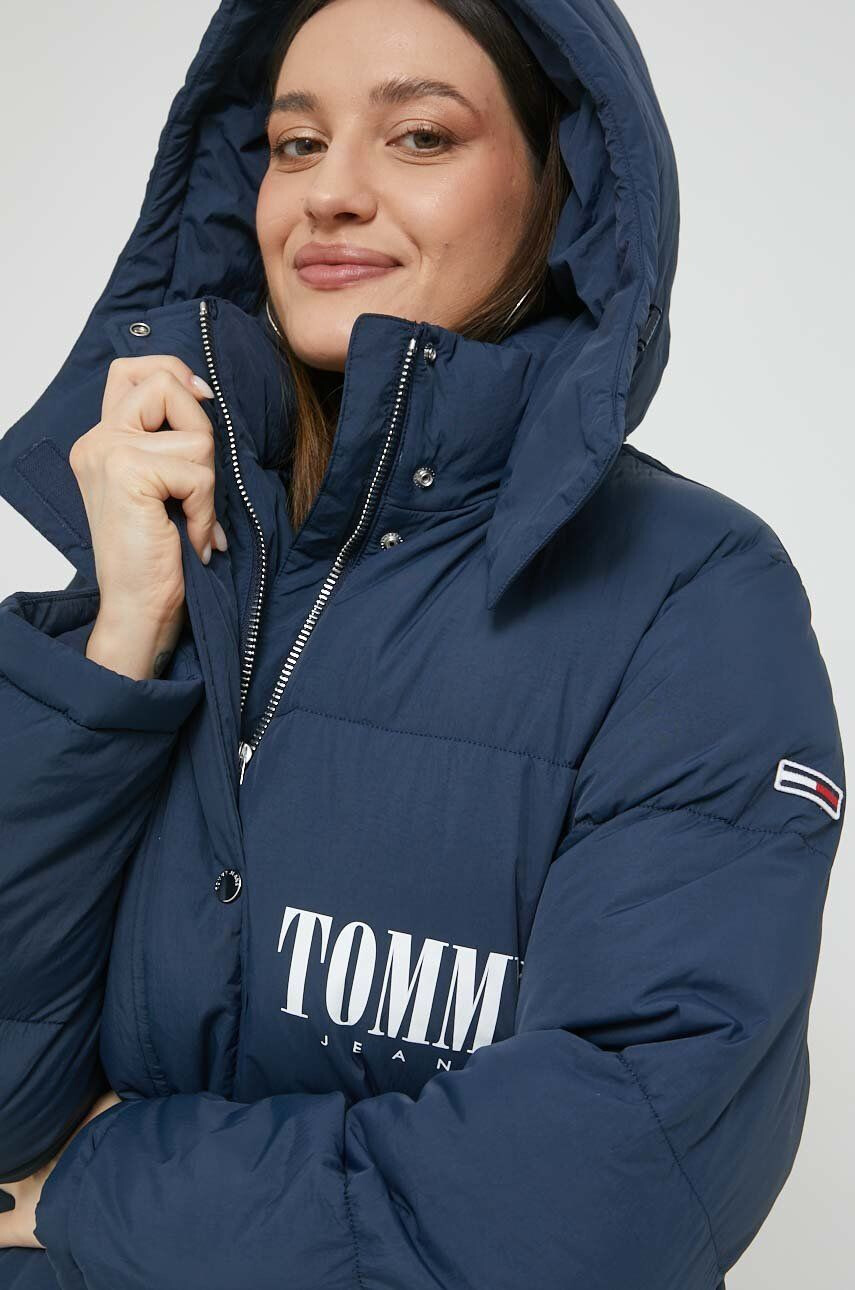 Tommy Jeans geaca femei culoarea albastru marin de iarna oversize - Pled.ro