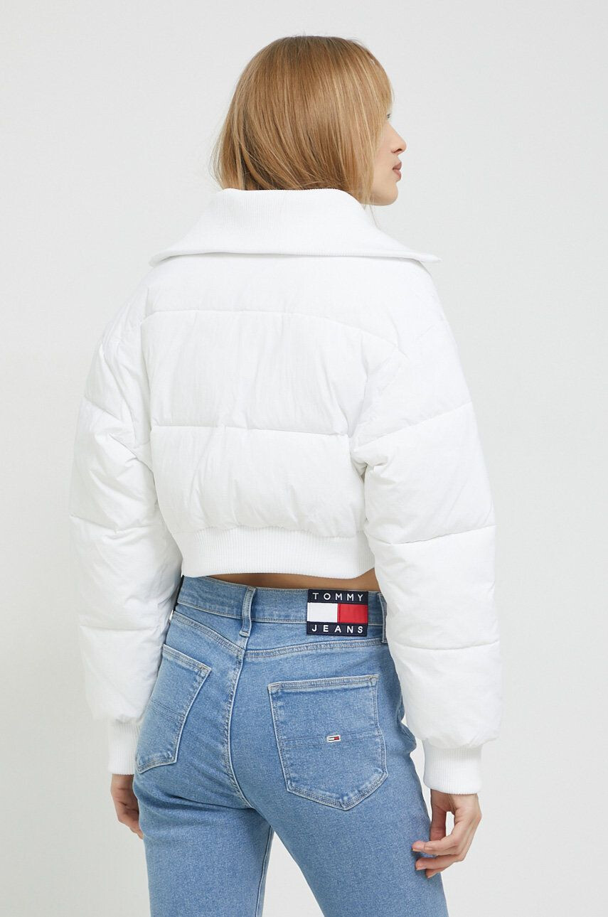 Tommy Jeans geaca femei culoarea alb de iarna - Pled.ro