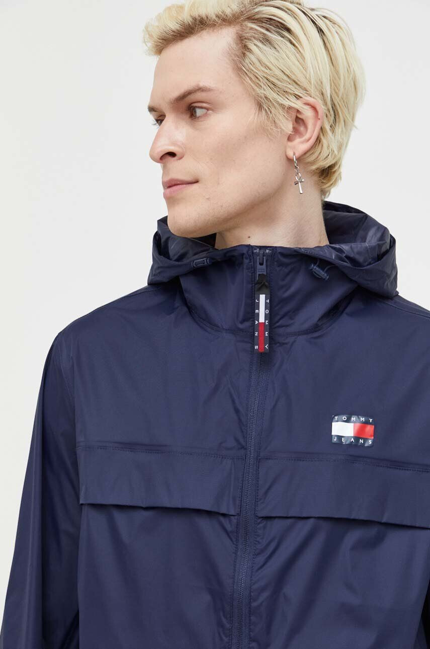 Tommy Jeans geaca barbati culoarea albastru marin de tranzitie - Pled.ro