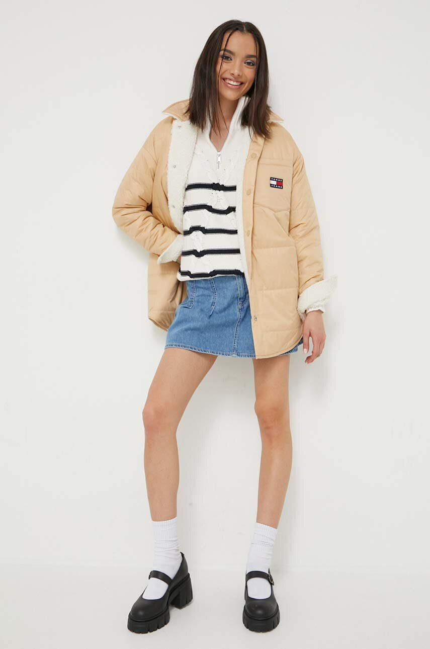 Tommy Jeans geacă reversibilă femei culoarea bej de tranzitie oversize - Pled.ro