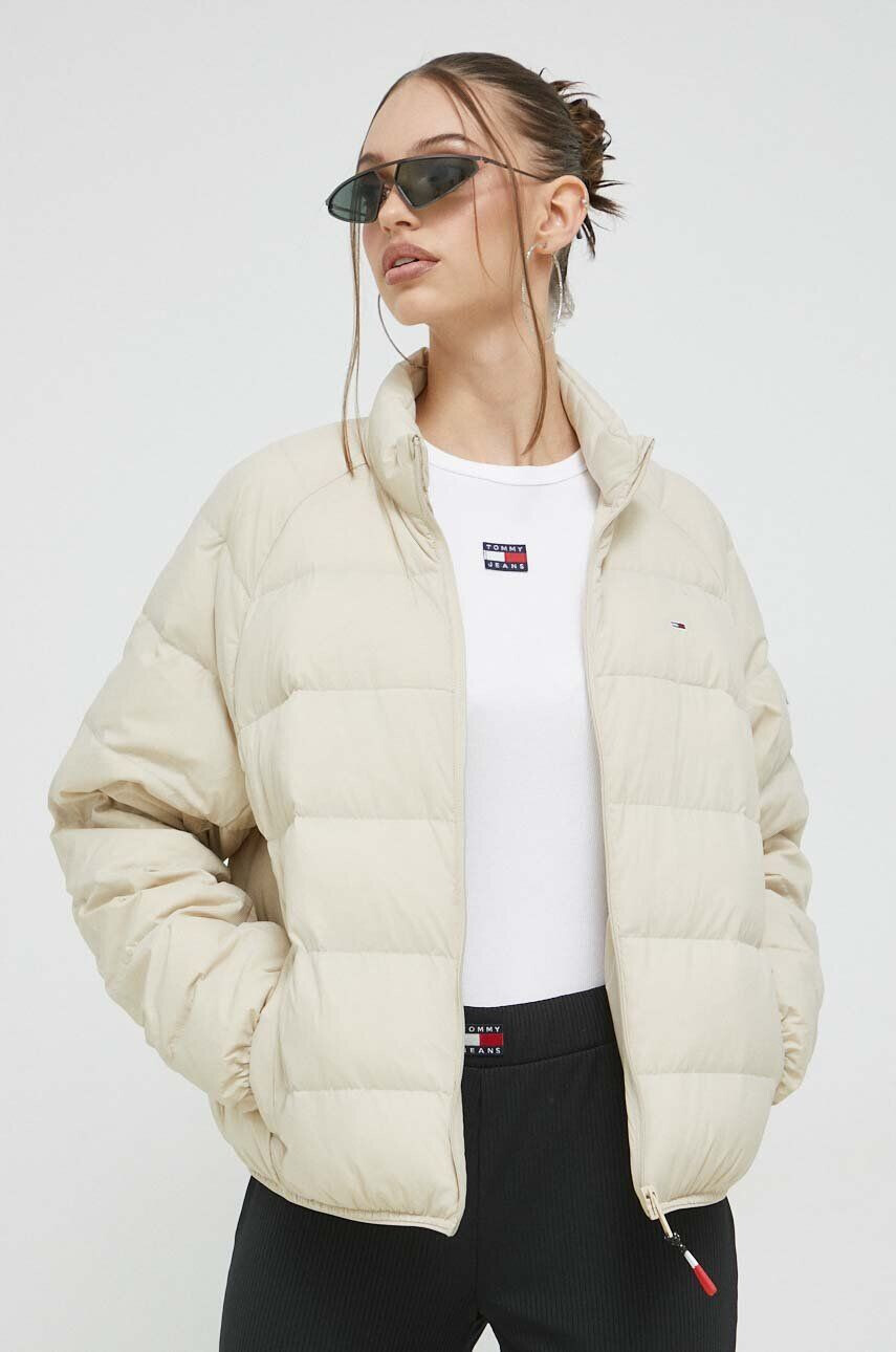 Tommy Jeans geaca de puf femei culoarea bej de tranzitie - Pled.ro