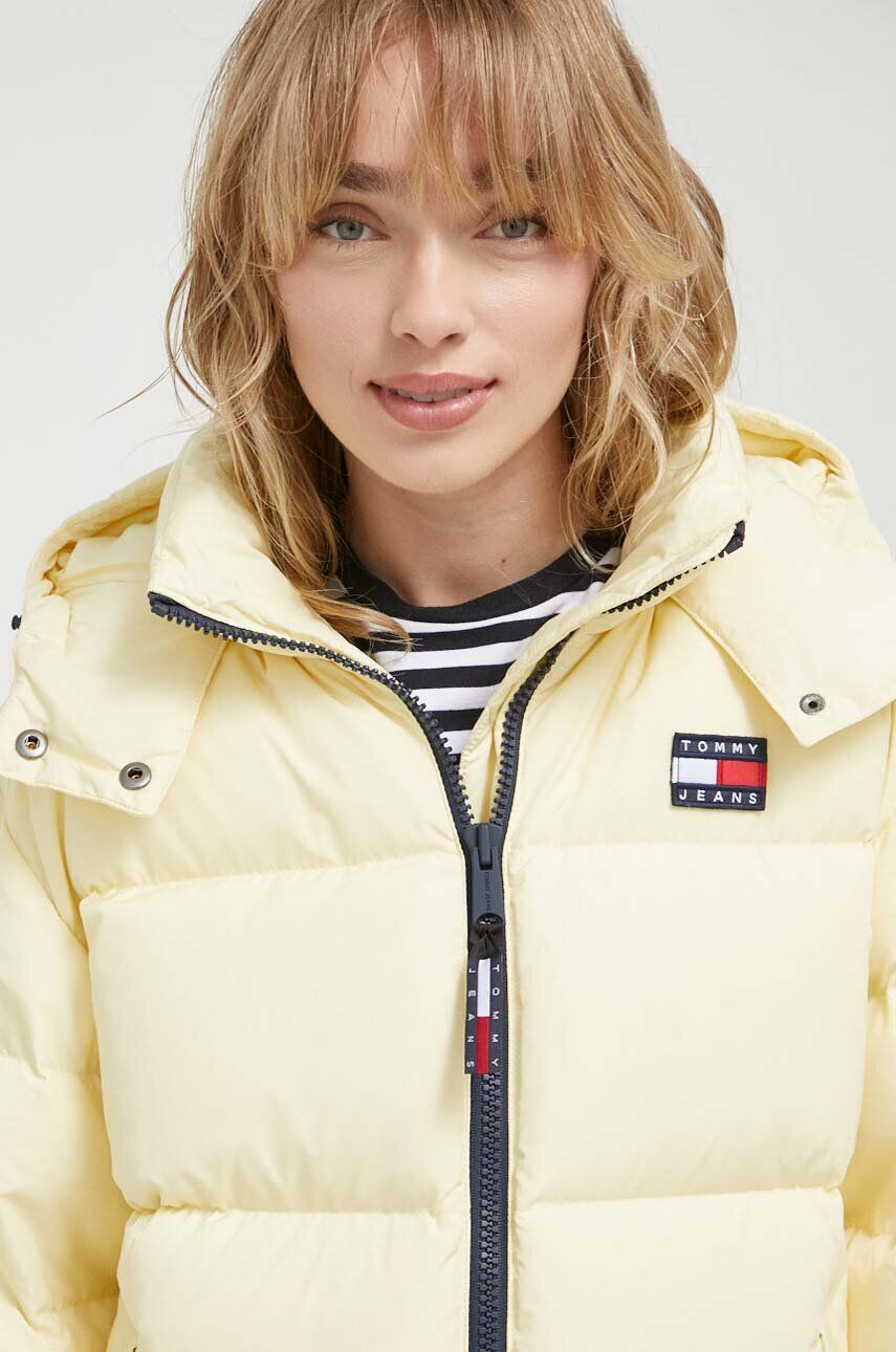 Tommy Jeans geaca de puf femei culoarea galben de iarna - Pled.ro