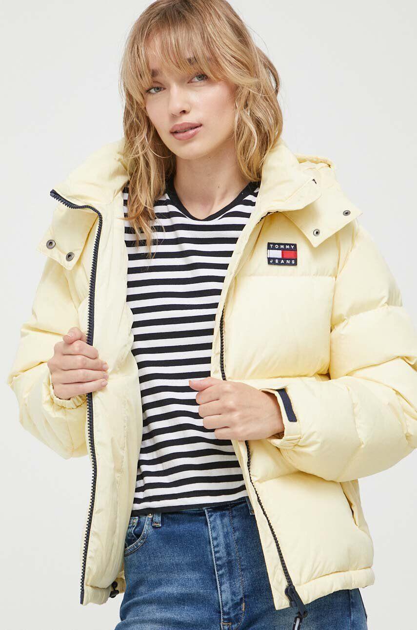 Tommy Jeans geaca de puf femei culoarea galben de iarna - Pled.ro