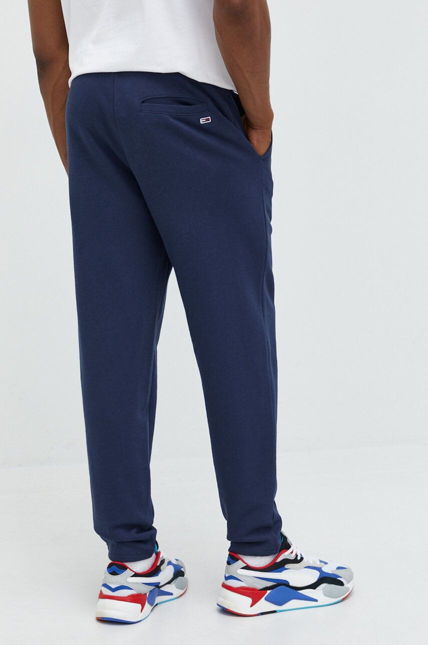 Tommy Jeans pantaloni de trening barbati culoarea albastru marin cu imprimeu - Pled.ro