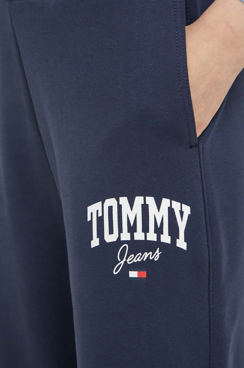 Tommy Jeans pantaloni de trening din bumbac culoarea albastru marin cu imprimeu - Pled.ro