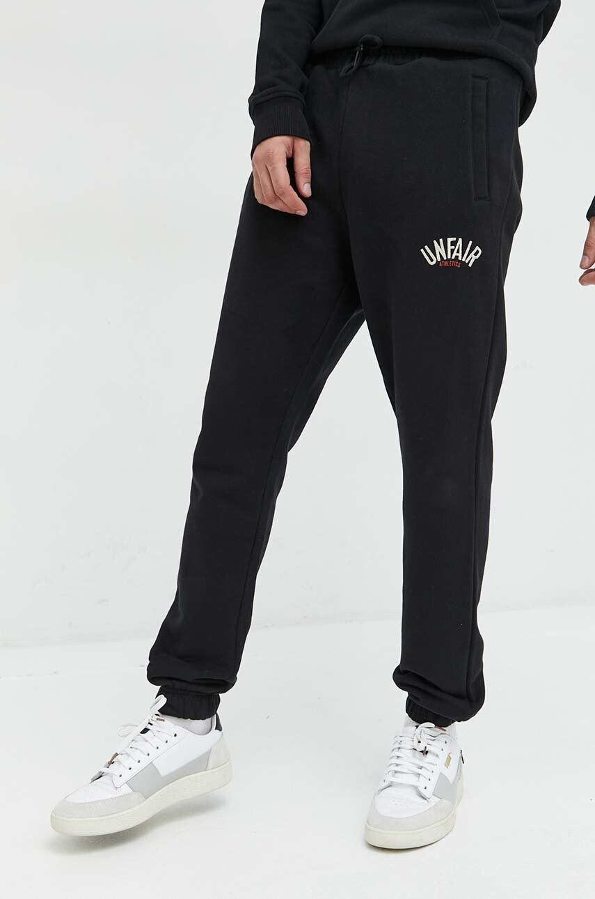 Unfair Athletics pantaloni de trening din bumbac barbati culoarea negru cu imprimeu - Pled.ro