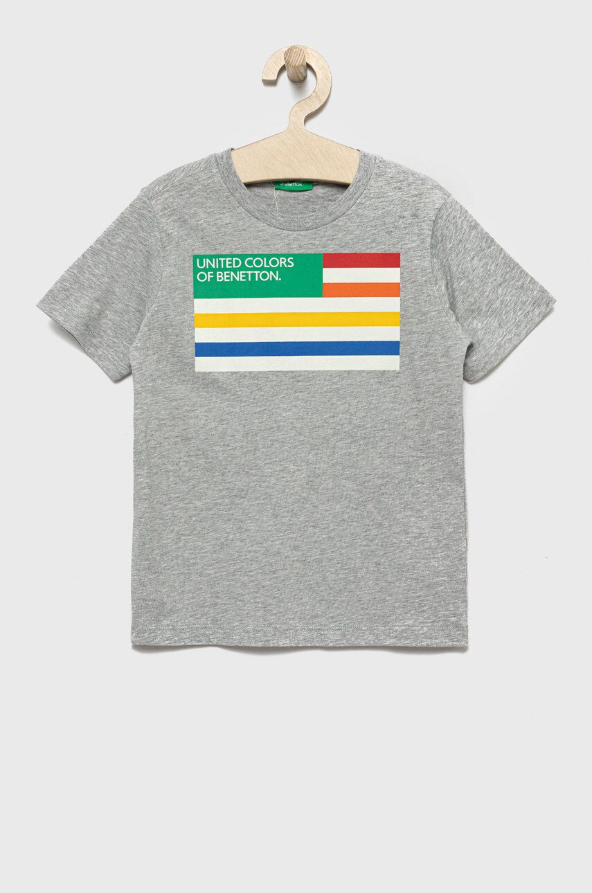 United Colors of Benetton tricou de bumbac pentru copii culoarea gri cu imprimeu - Pled.ro