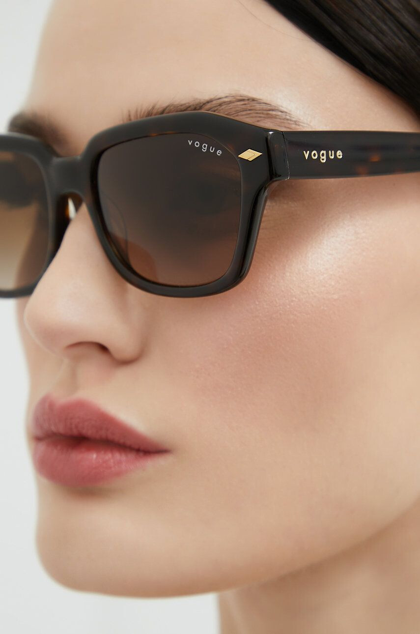 Vogue ochelari de soare femei culoarea maro - Pled.ro