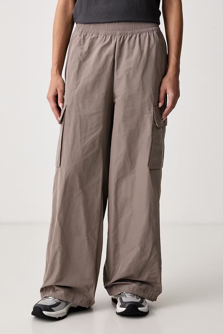 EA7 Emporio Armani pantaloni pentru femei