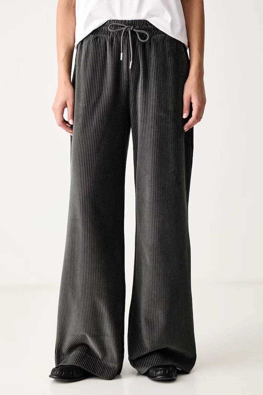 Joop! pantaloni pentru femei din catifea reiată