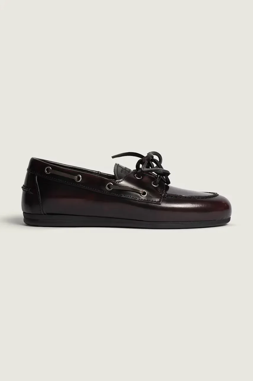 Posa loafers slip-on pentru femei din piele Boat Loafer