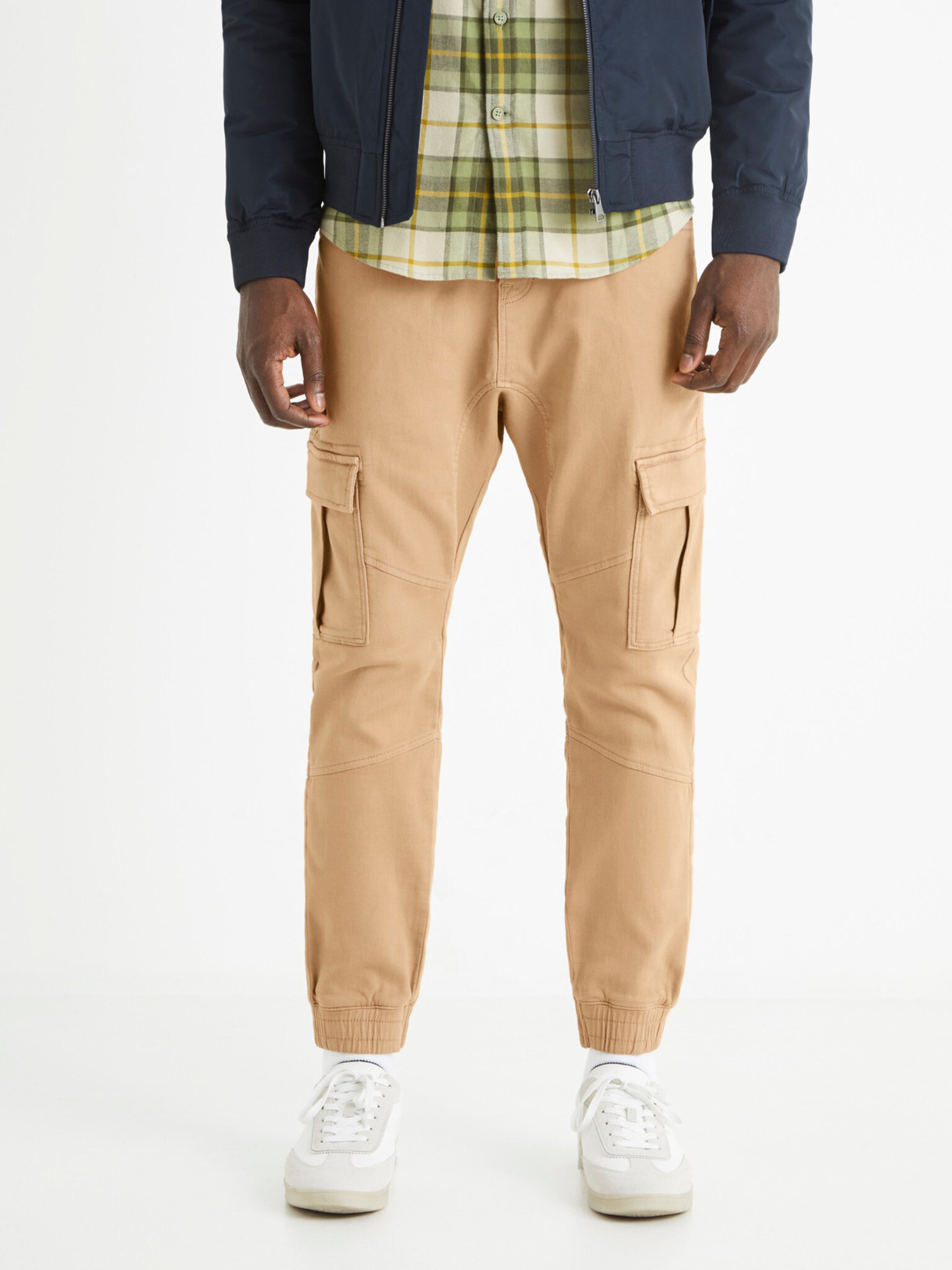 Celio Cargo Pantaloni Bej - Pled.ro