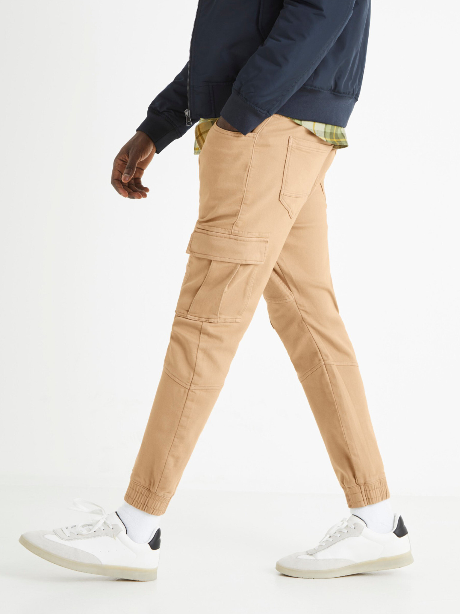 Celio Cargo Pantaloni Bej - Pled.ro