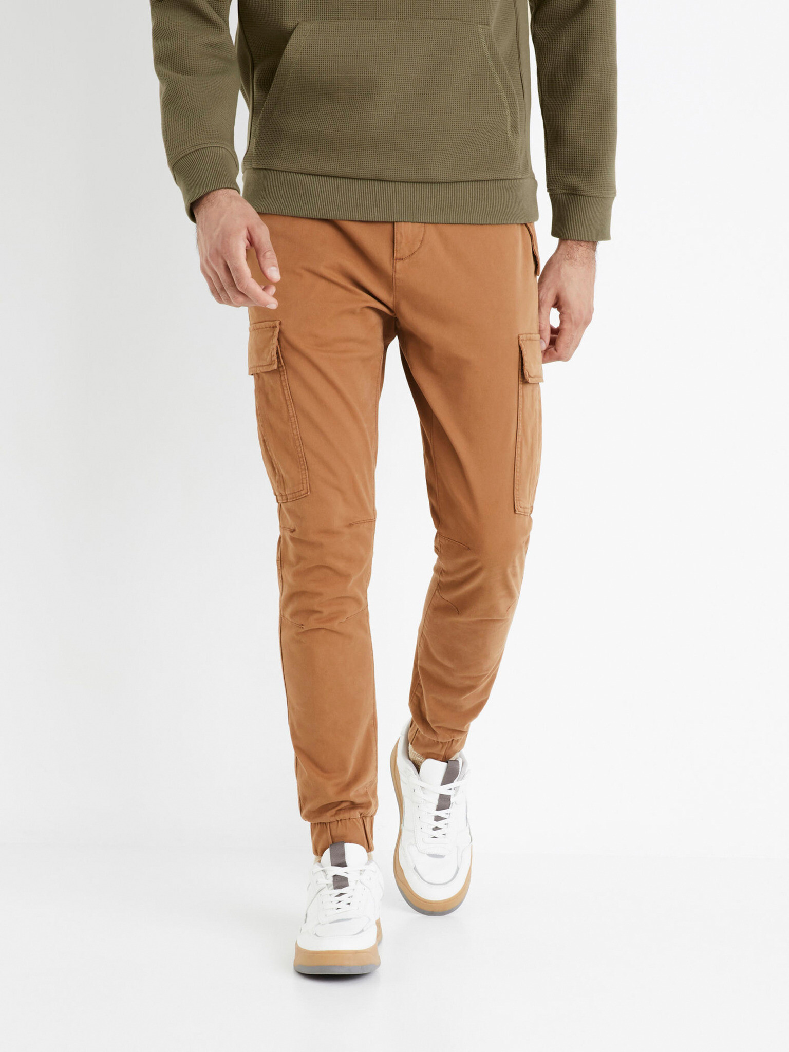 Celio Cobattle1 Pantaloni Maro - Pled.ro