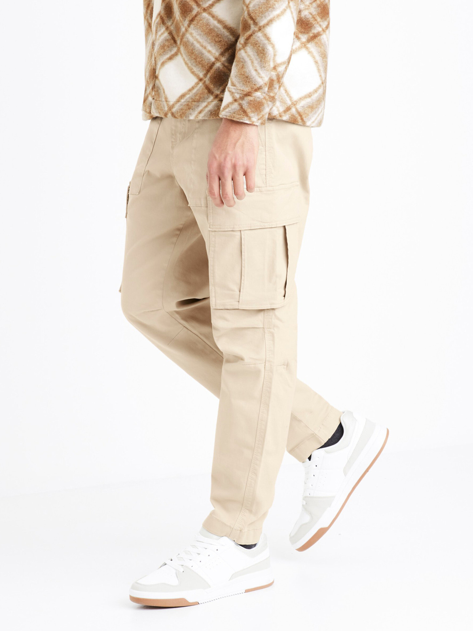 Celio Dogo Pantaloni Bej - Pled.ro