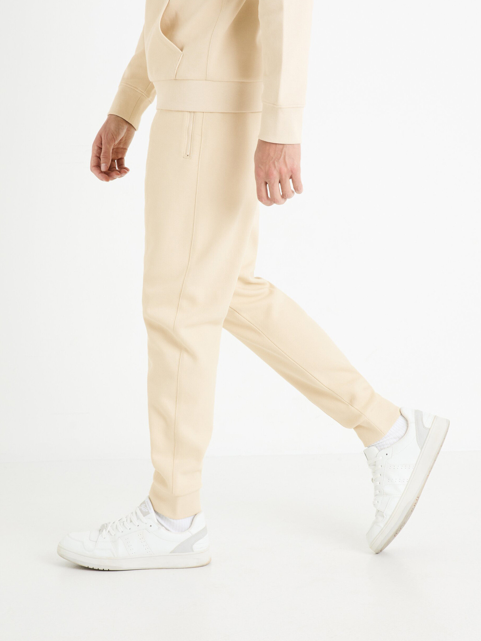 Celio Fopiquet Pantaloni de trening Bej - Pled.ro