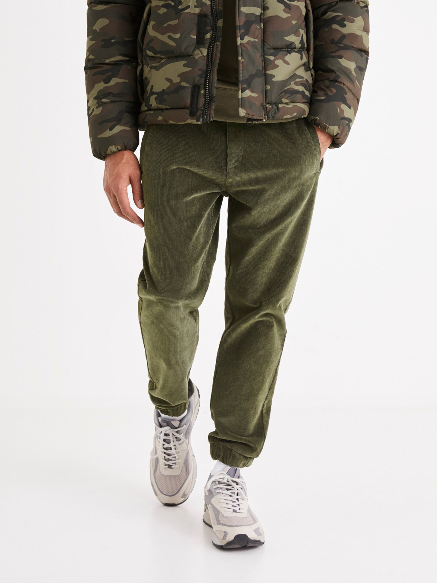 Celio Voroy Pantaloni Verde - Pled.ro