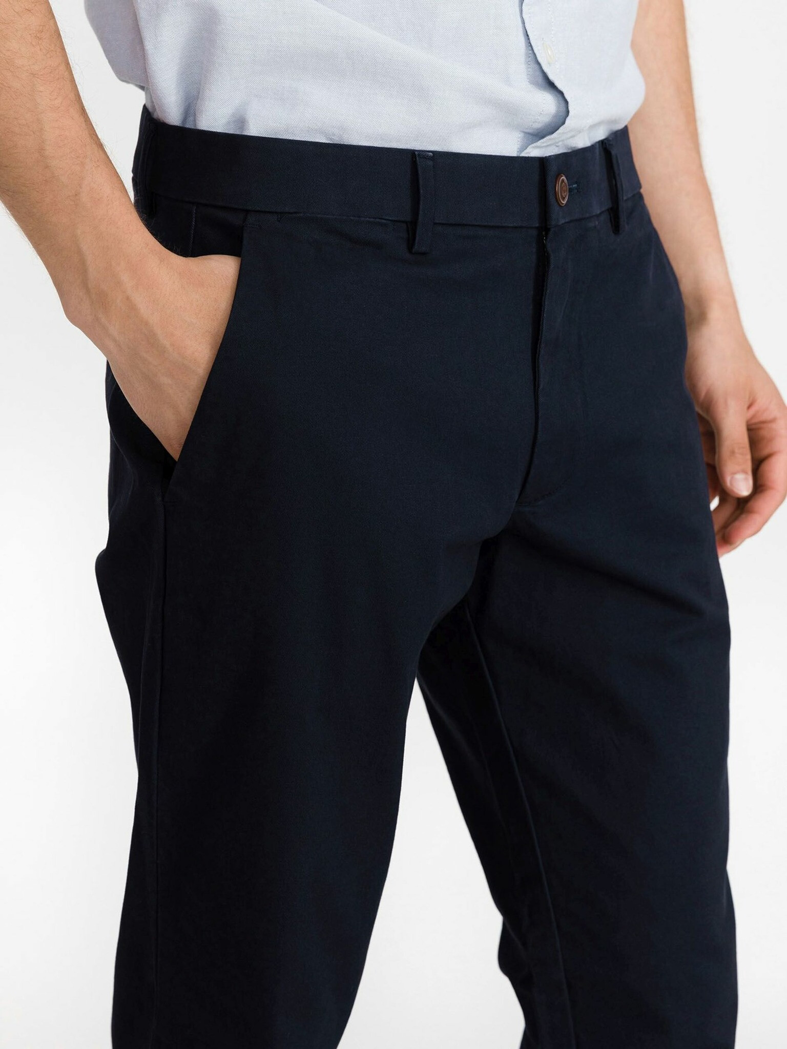 GAP Pantaloni Albastru - Pled.ro