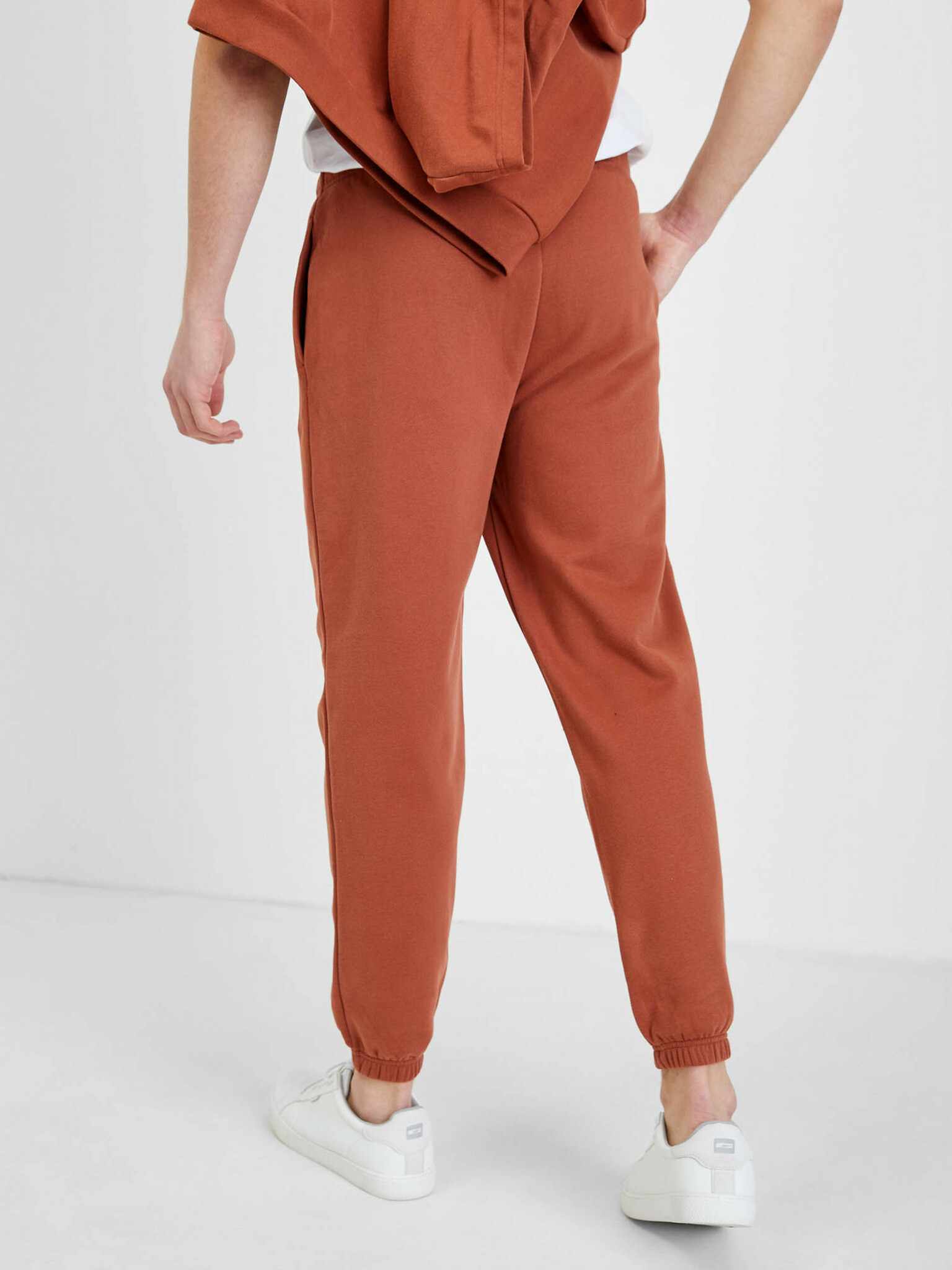 GAP Pantaloni de trening Maro - Pled.ro