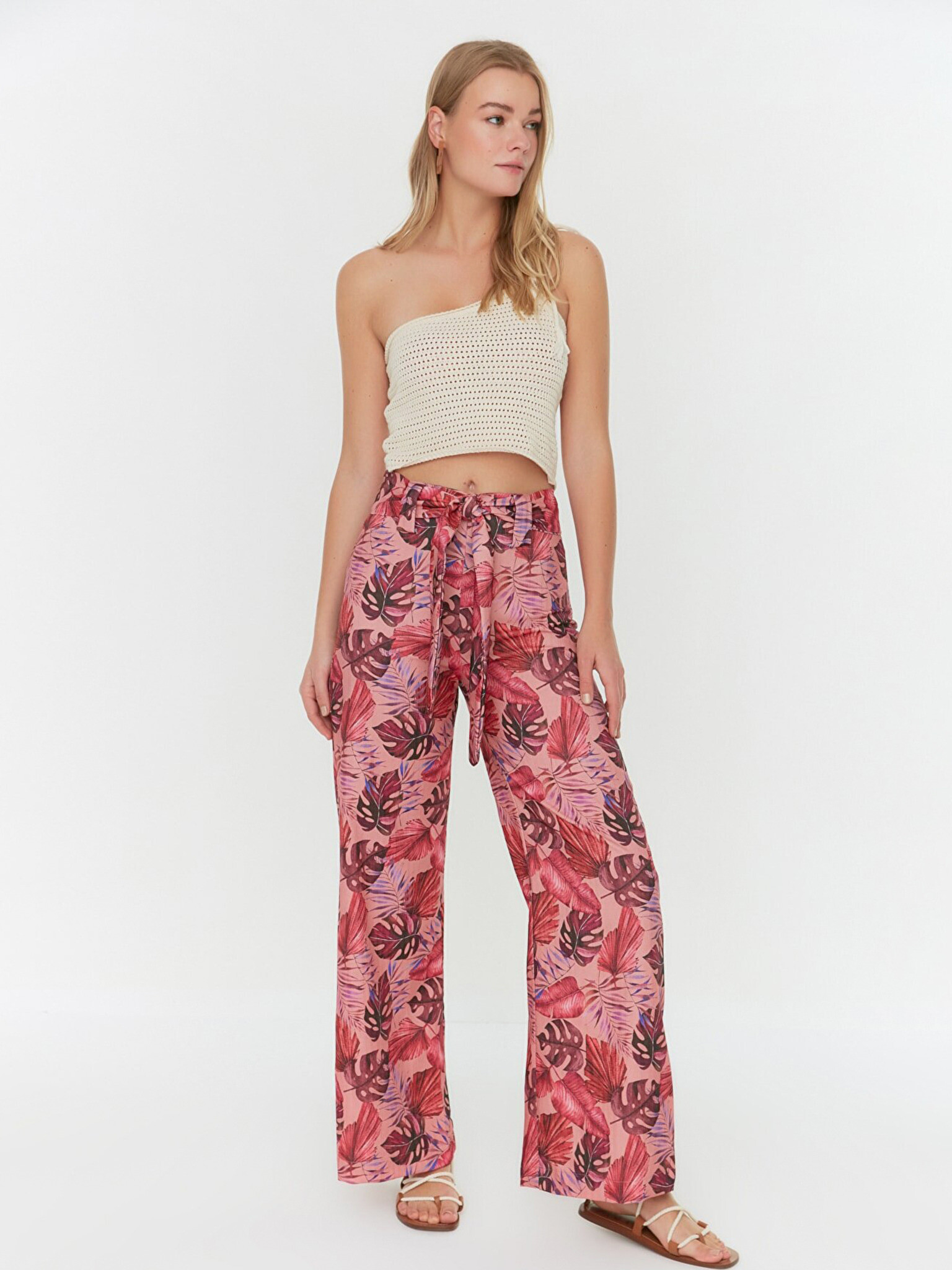 Trendyol Pantaloni Roz - Pled.ro