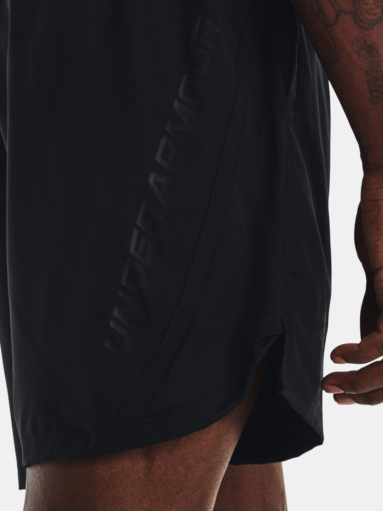 Under Armour UA Launch 7'' Graphic Pantaloni scurți Negru - Pled.ro