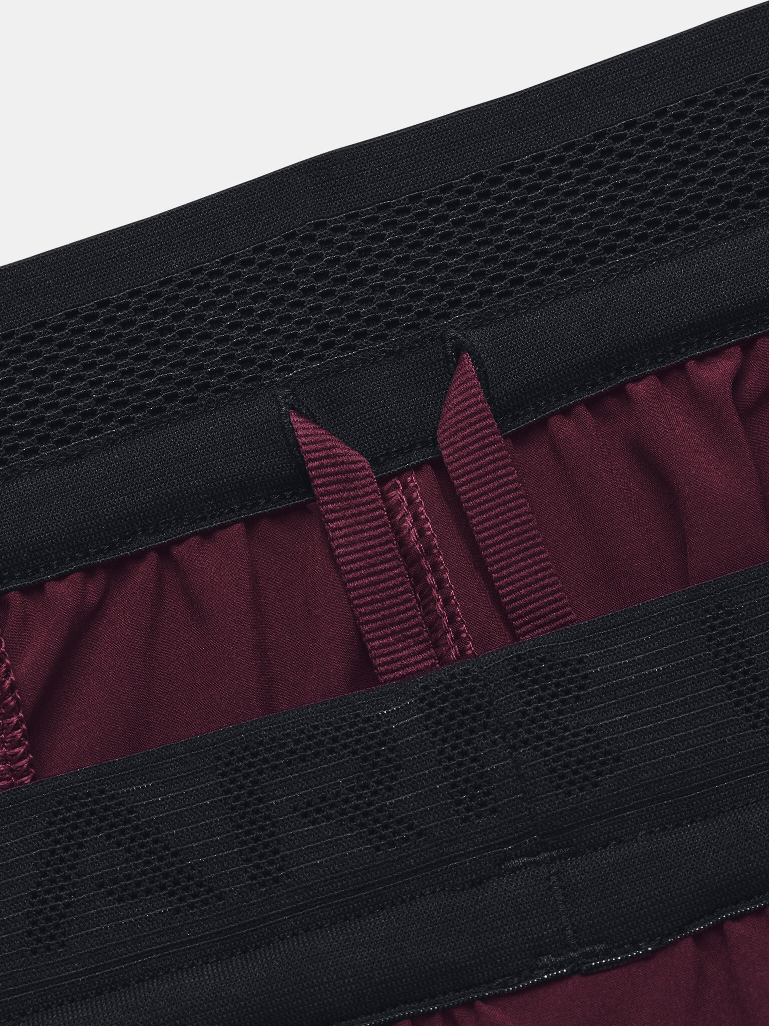 Under Armour UA Peak Woven Pantaloni scurți Roșu - Pled.ro