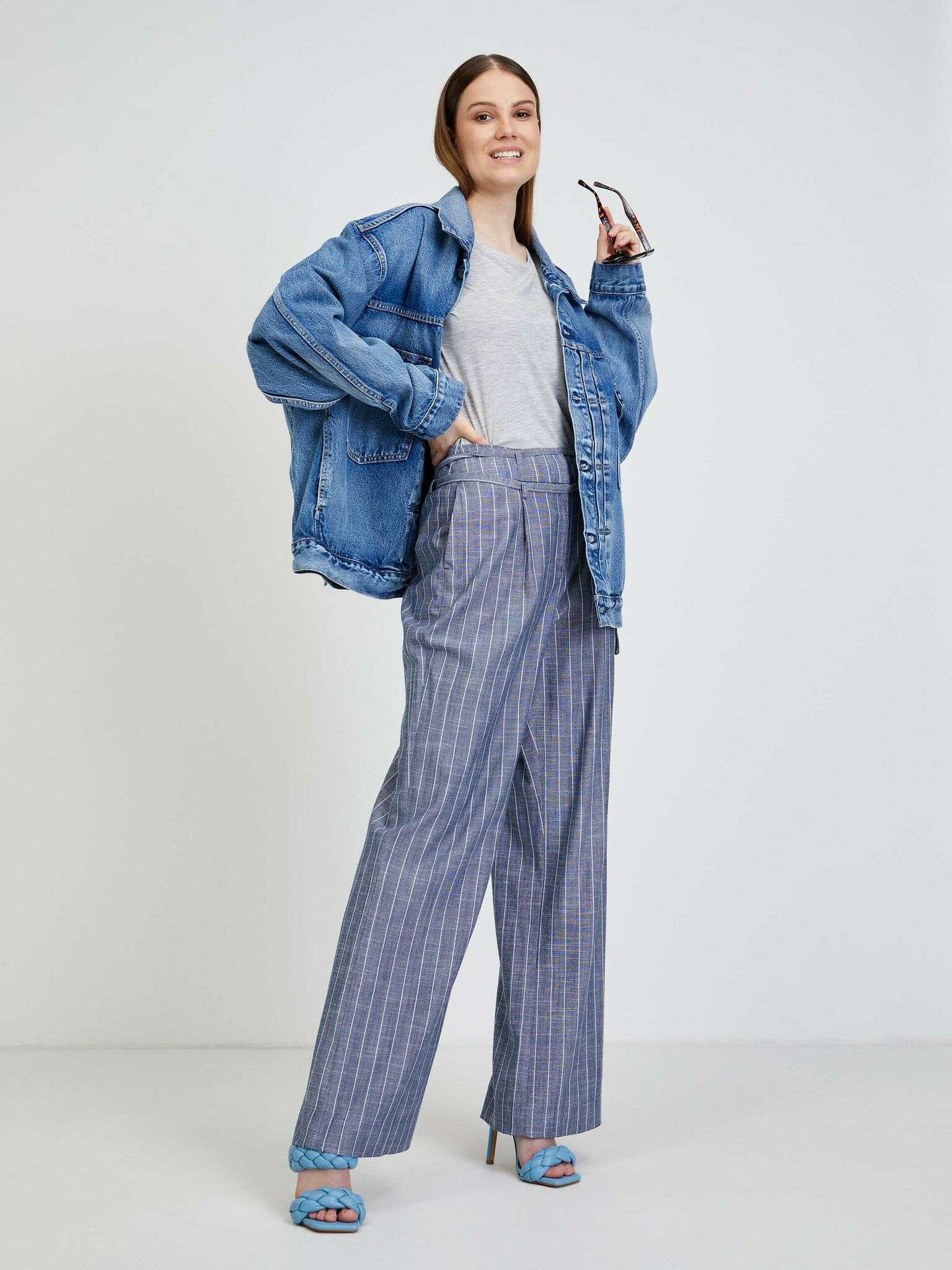 Vero Moda Pantaloni Albastru - Pled.ro