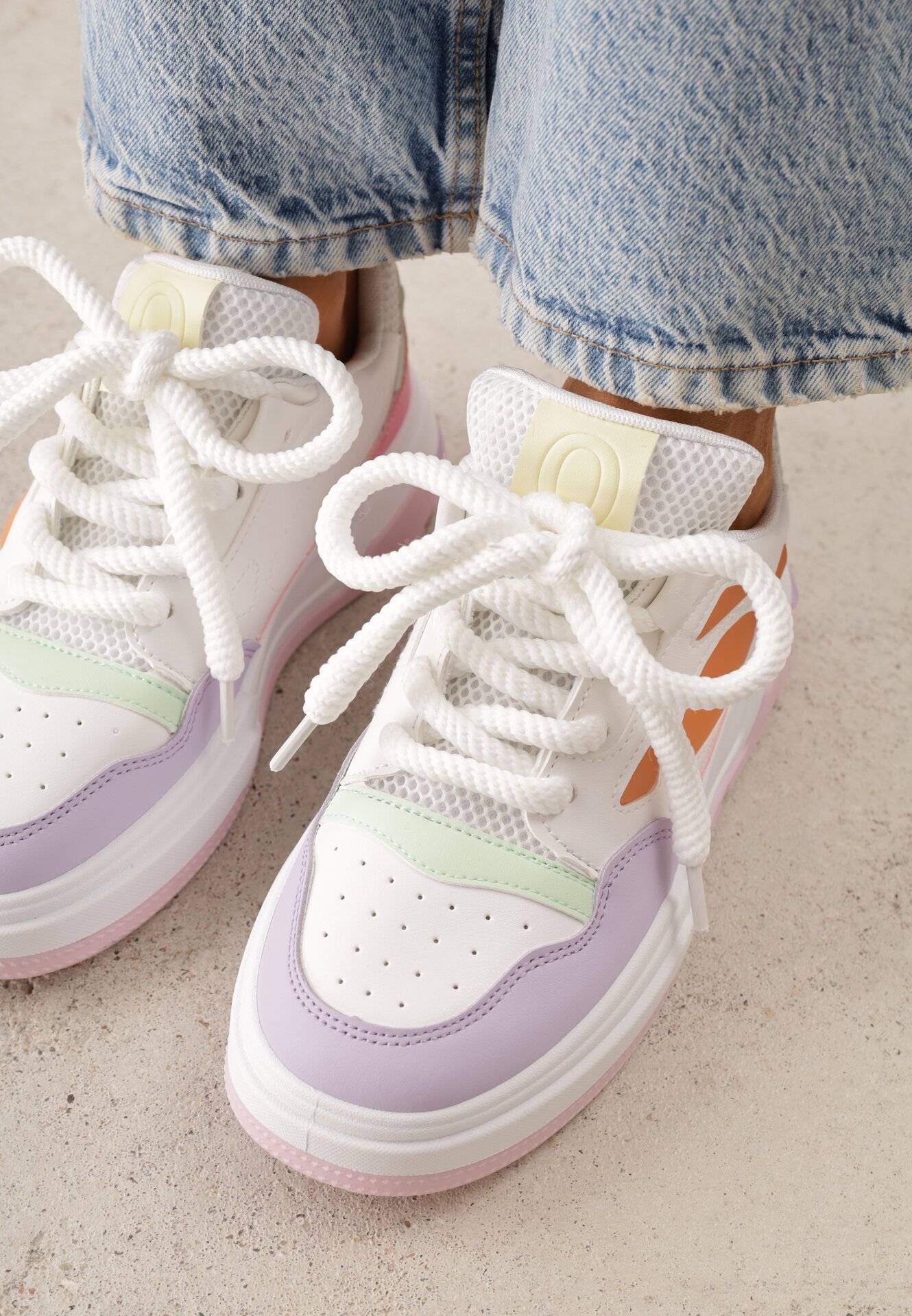  Adidași Alb-Mov pe Talpă Groasă cu Șireturi Decorative Aqulli