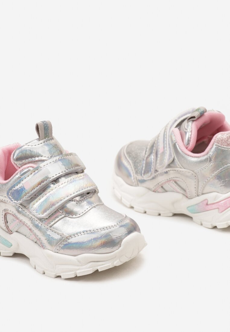  Adidași Argintii cu Talpă în Relief cu Două Curele cu Scai Decorați cu Sclipici Vandaria
