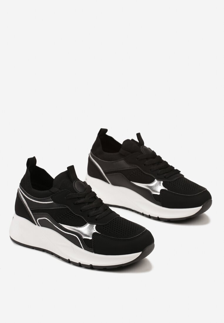  Adidași Negre pe Talpă Groasă cu Inserții Metalice și Șireturi Aelria