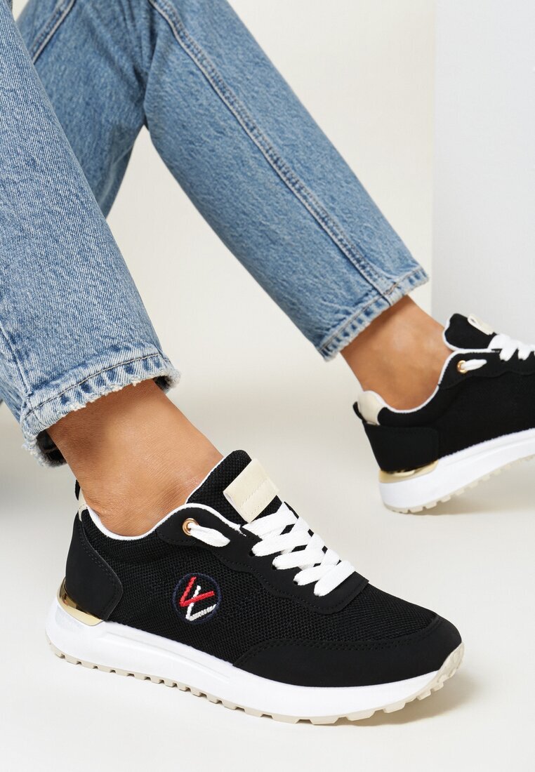  Adidași negri cu Inserații Metalice și Broderie Fină