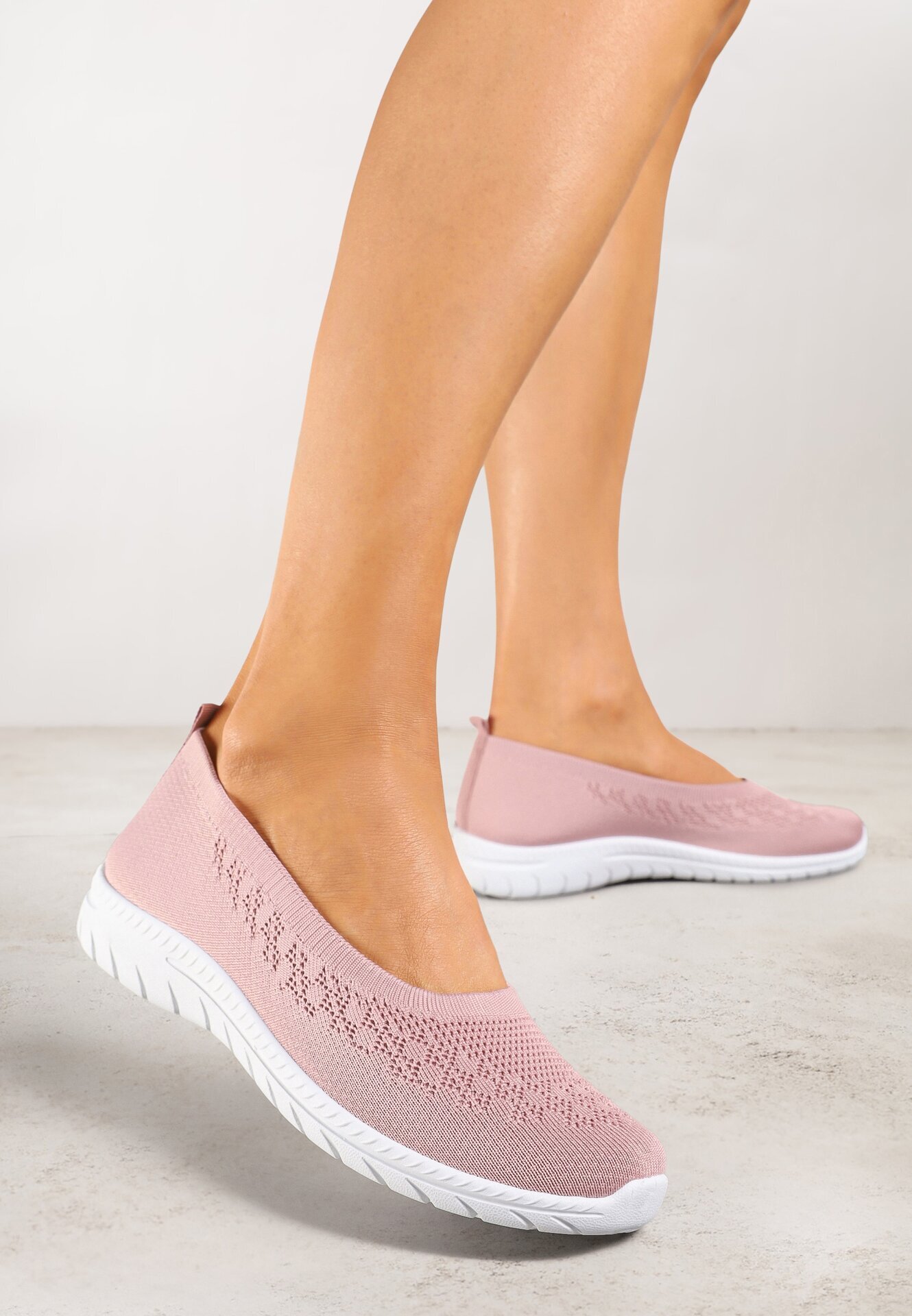  Adidași Roz Slip-on cu Perforații Delicate Firsedi