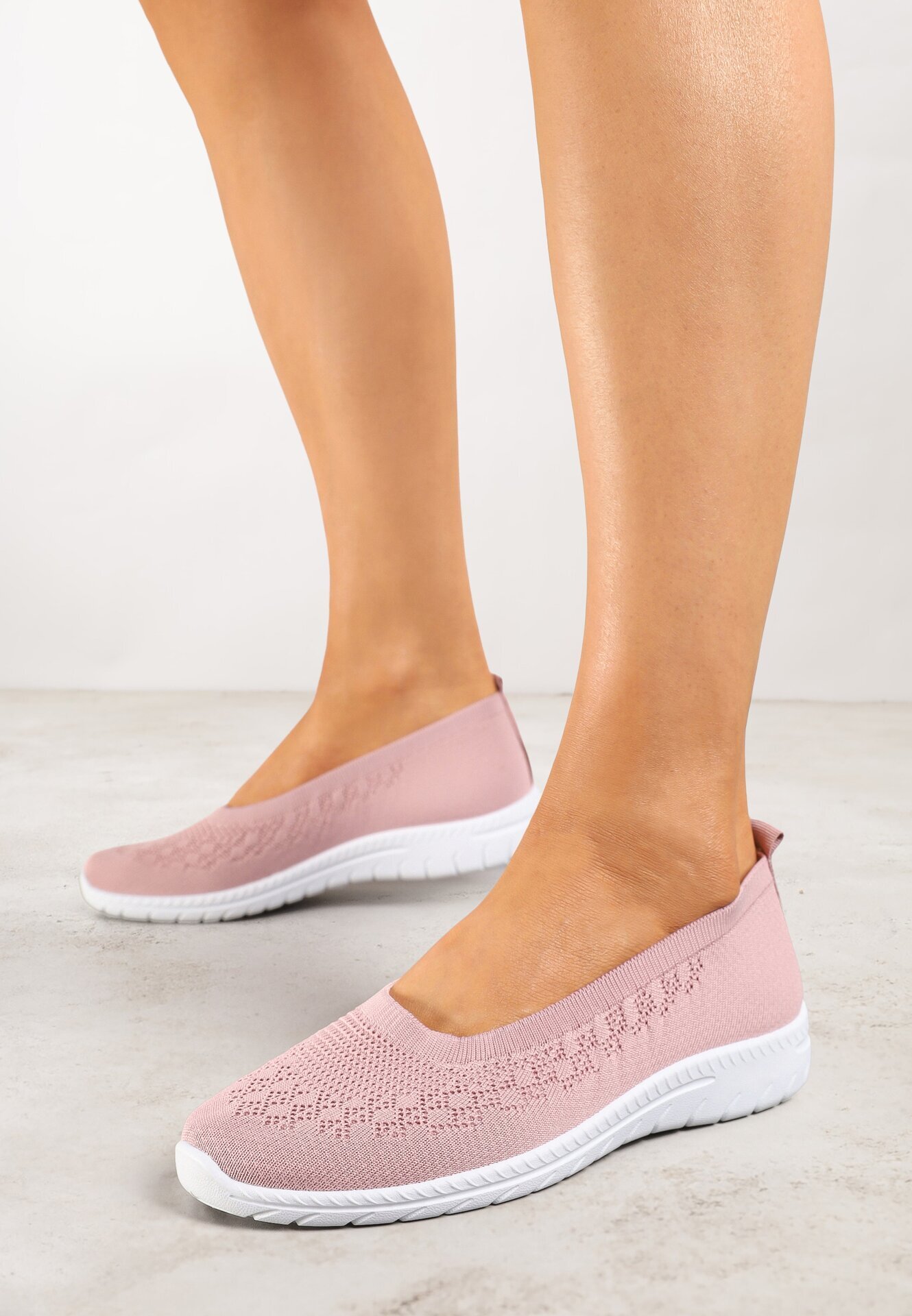  Adidași Roz Slip-on cu Perforații Delicate Firsedi