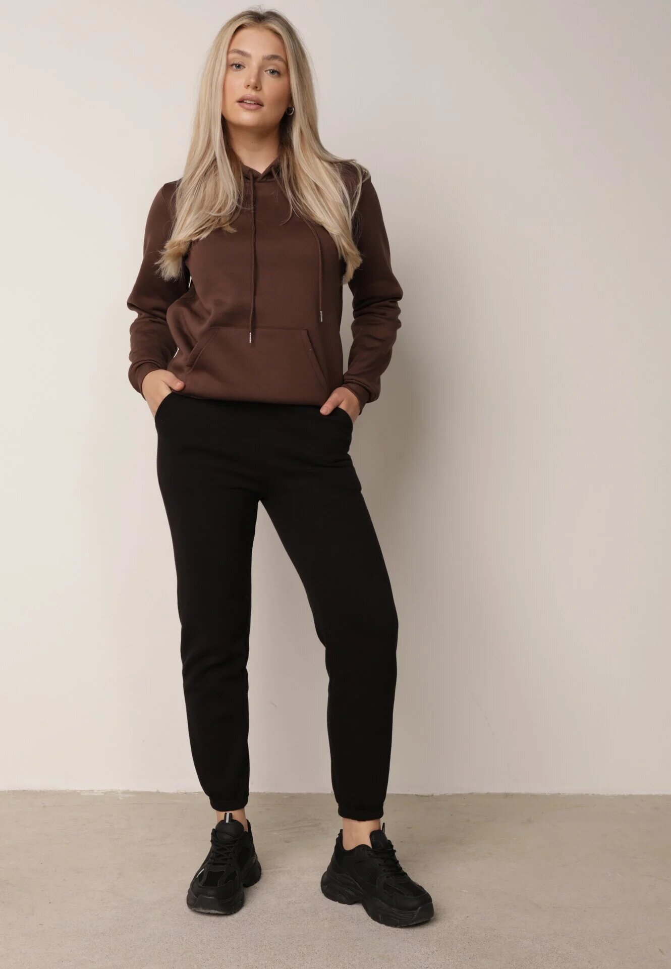 alina Pantaloni de trening din bumbac croială jogger cu căptușeală Foramida Negri