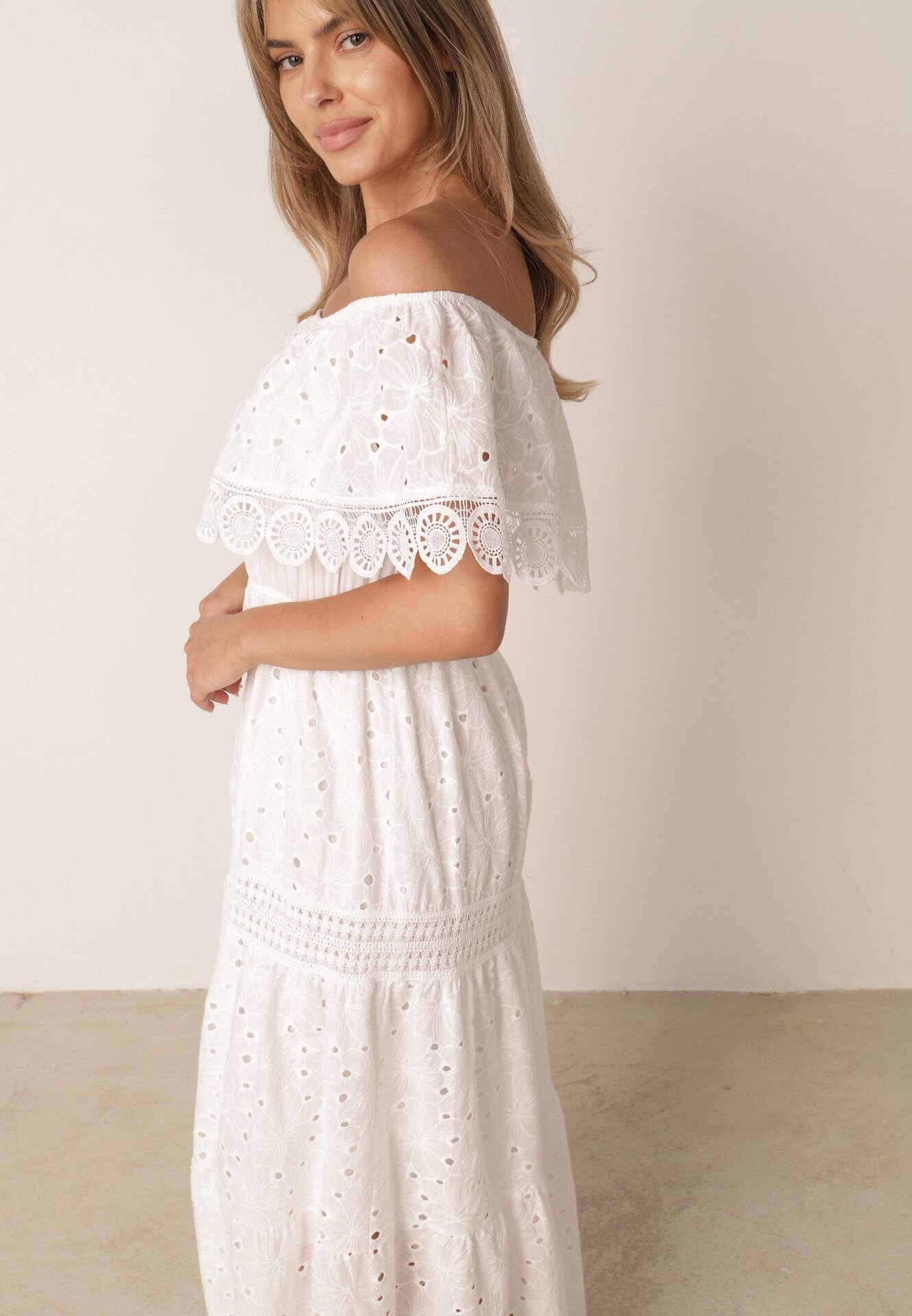 ambitionfly Rochie Albă Ajurată Tip Spaniolă Maxi din Bumbac Decorată cu Dantelă Bimiosa