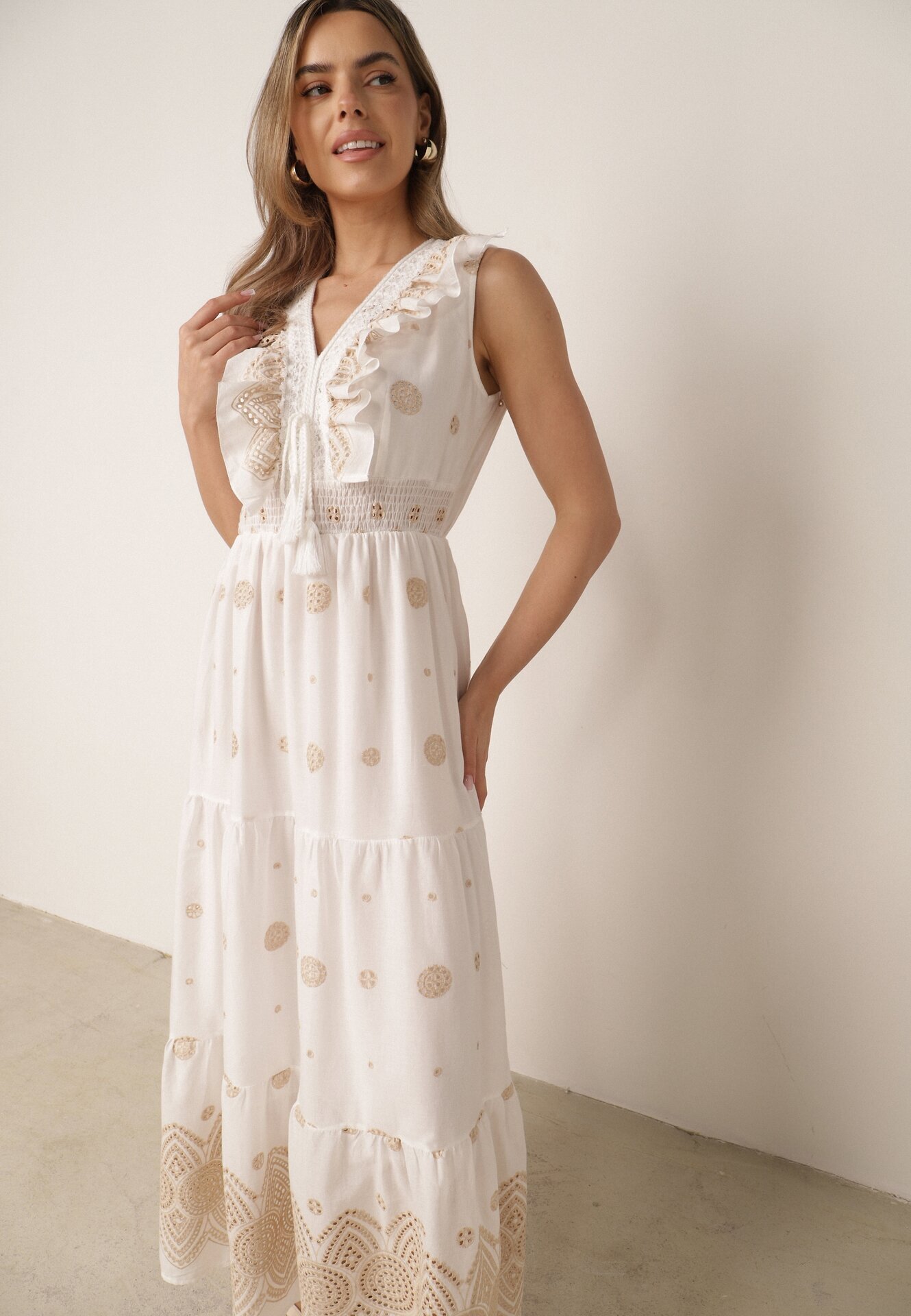 ambitionfly Rochie rustică din bumbac decorată cu broderii și volane Eudarpia Bej