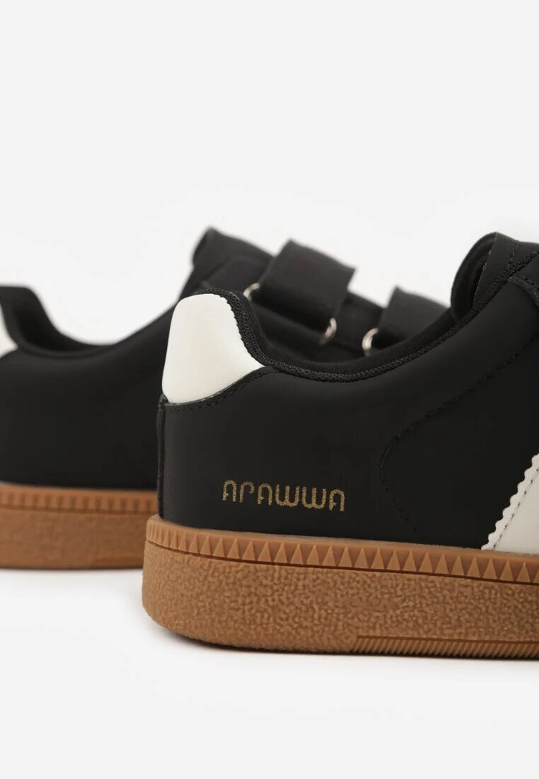 apawwa Sneakers Negri cu branț din piele și curele decorative Menilane
