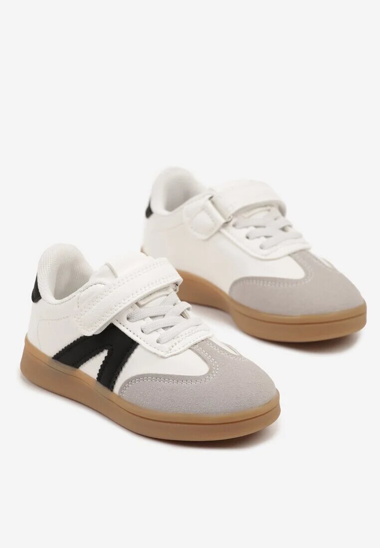 bacio&bacio kids Pantofi Sport Alb-Negru în stil teniși cu Benzi Lavlevi