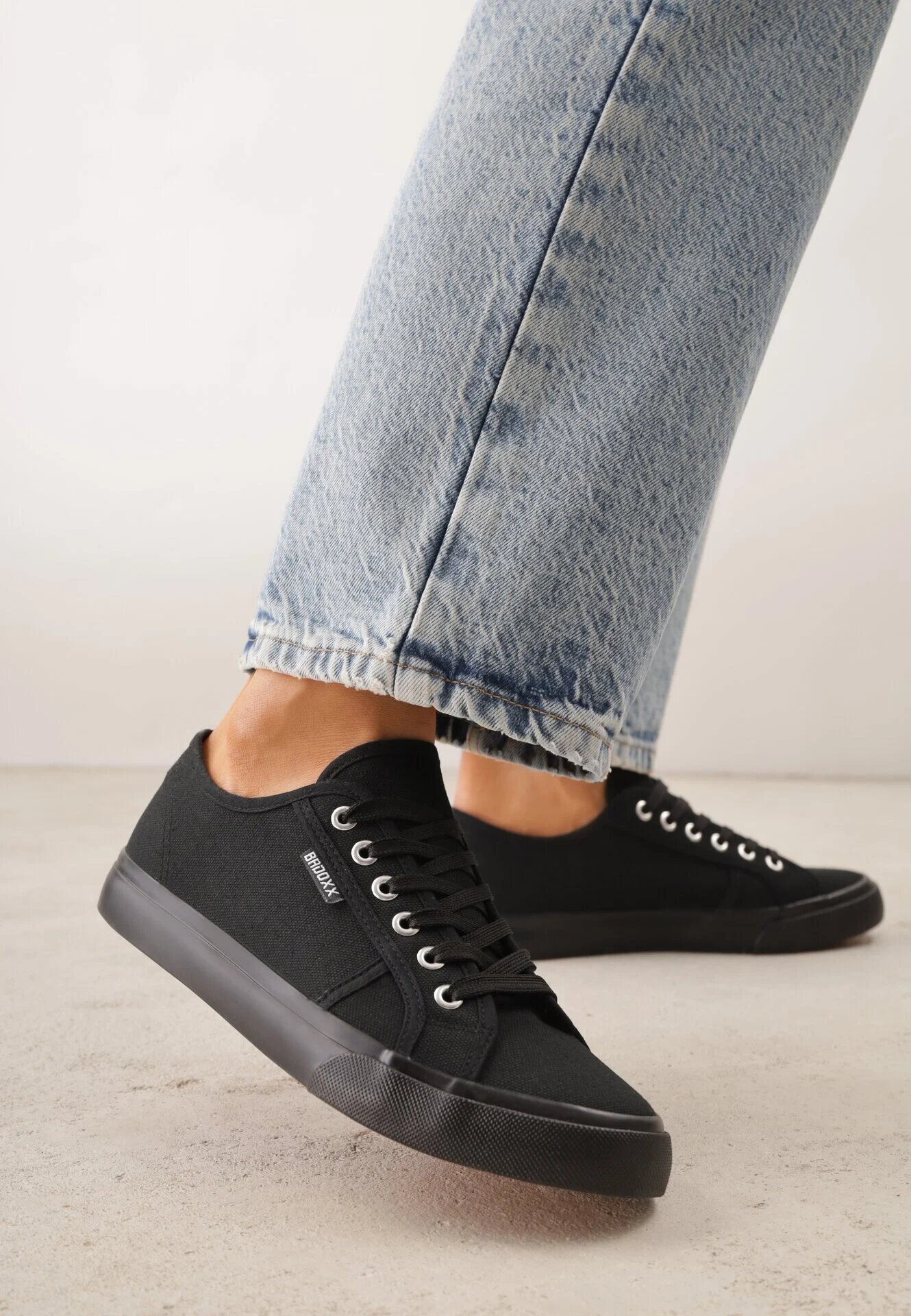 badoxx Adidași Negri Clasici în Stil Minimalist Aroadella