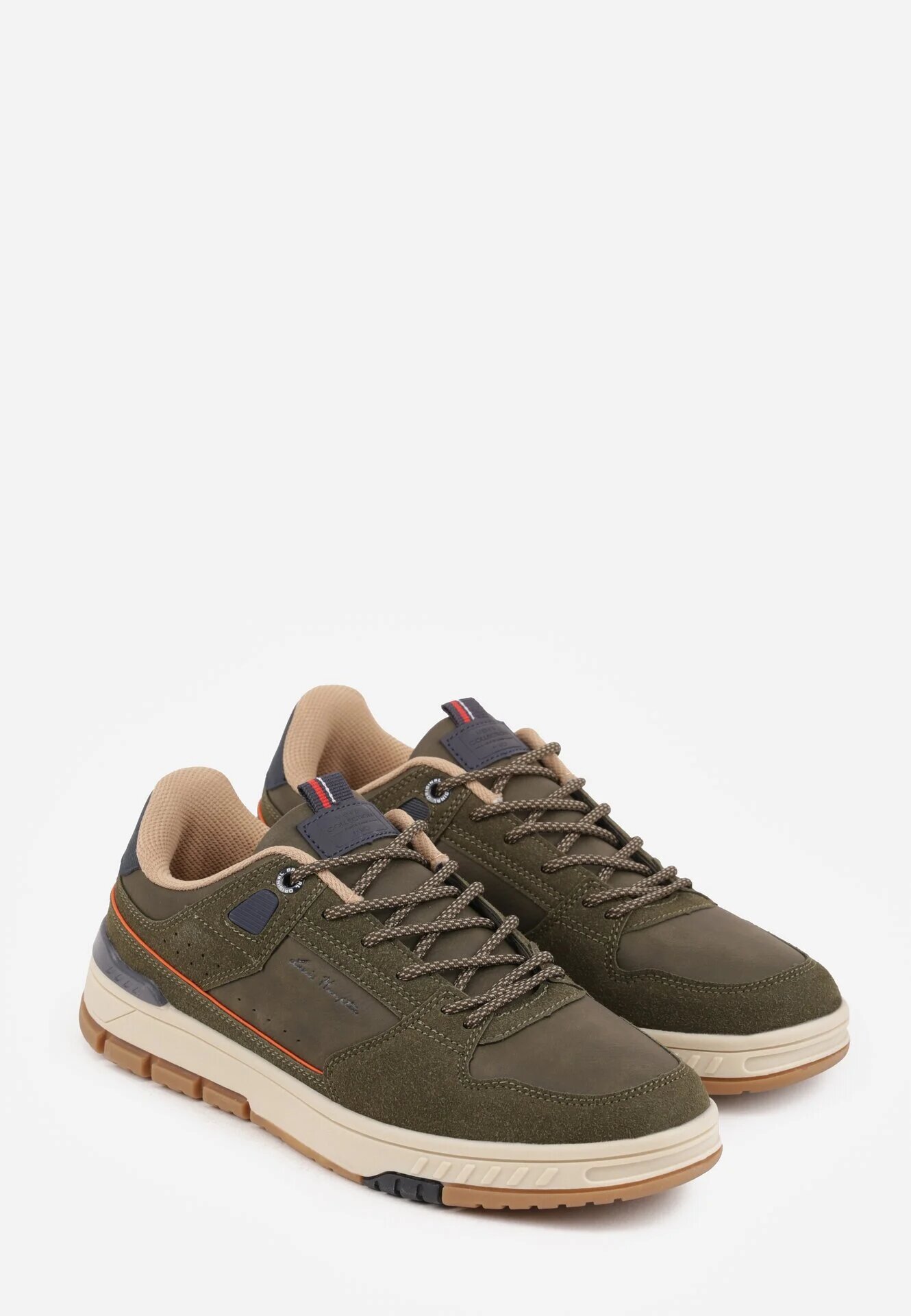 badoxx Pantofi Sport Sneakers Bej închiși Decorați cu ștanțare și inscripții Hermala