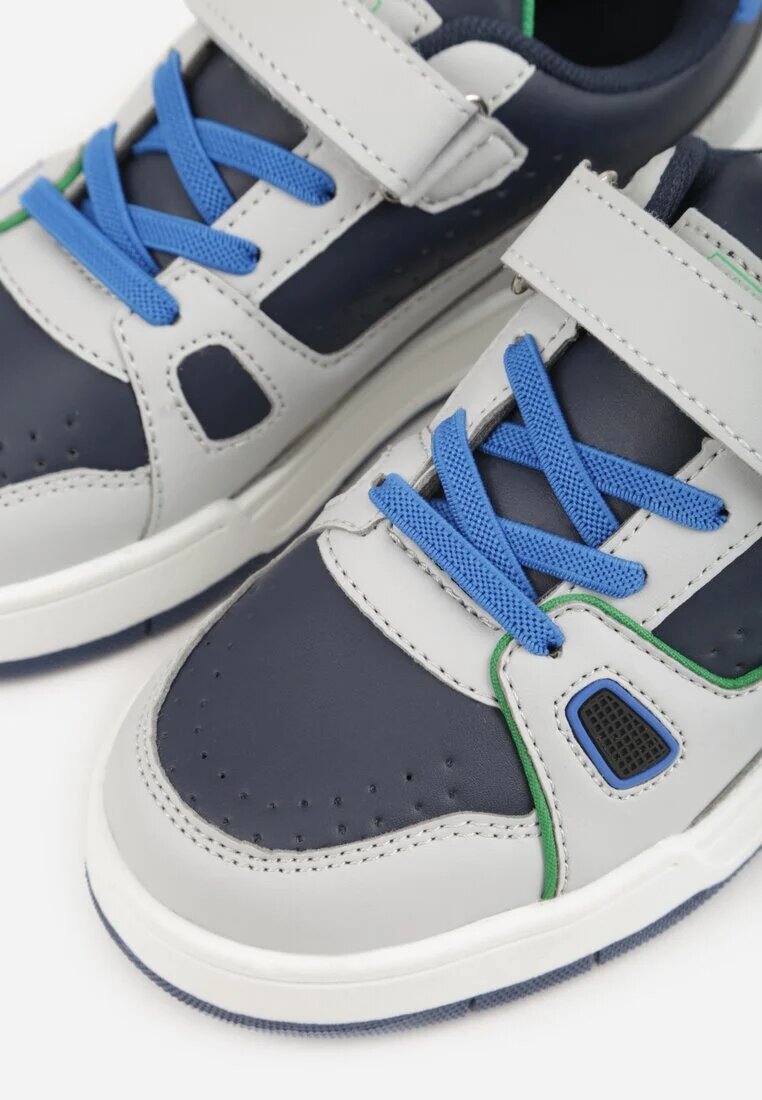 badoxx Pantofi sport sneakers gri deschis cu perforații și steaua Pyrhessa