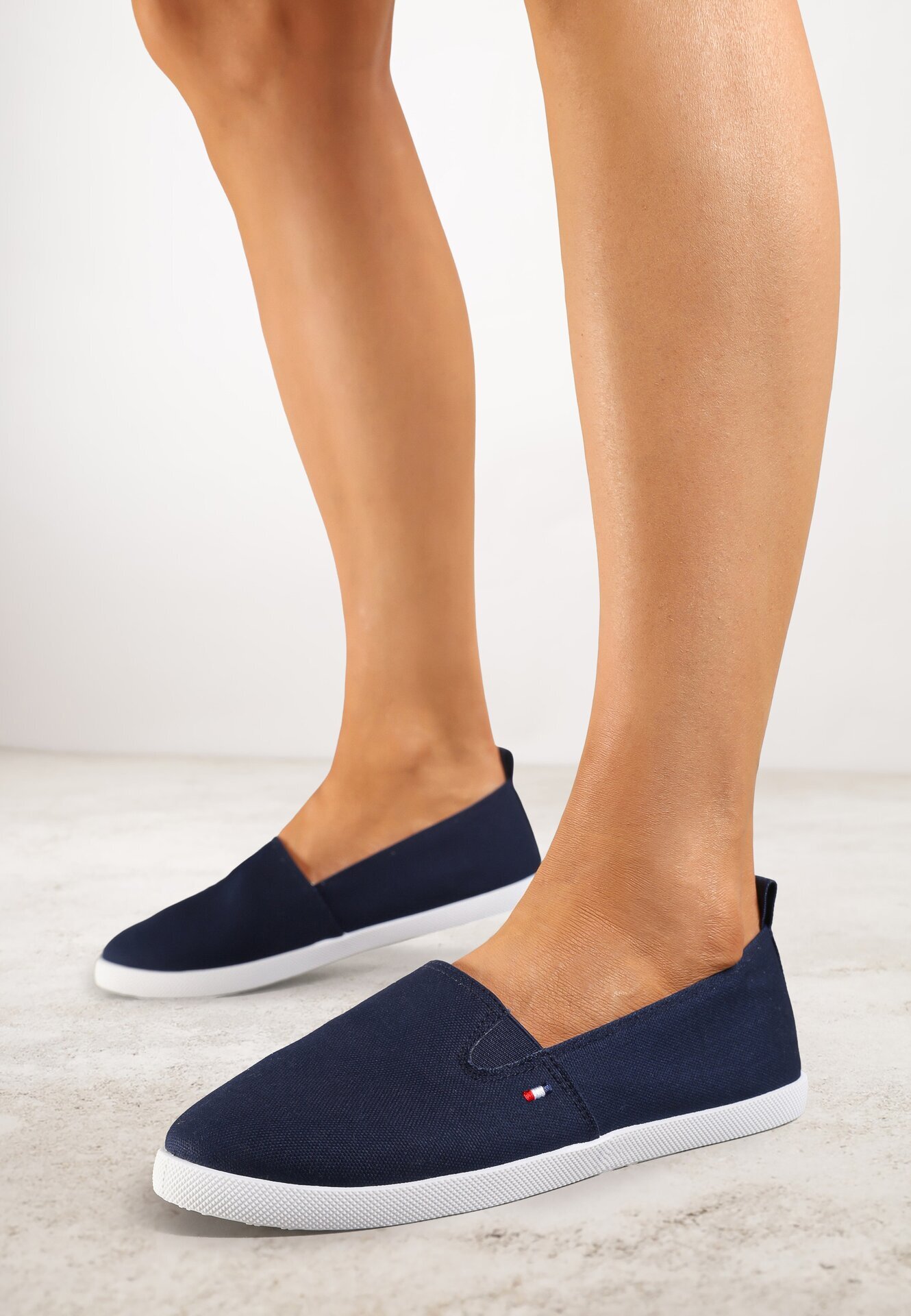 ballada Adidași Bleumarin Vices cu un design clasic sub gleznă Telmira