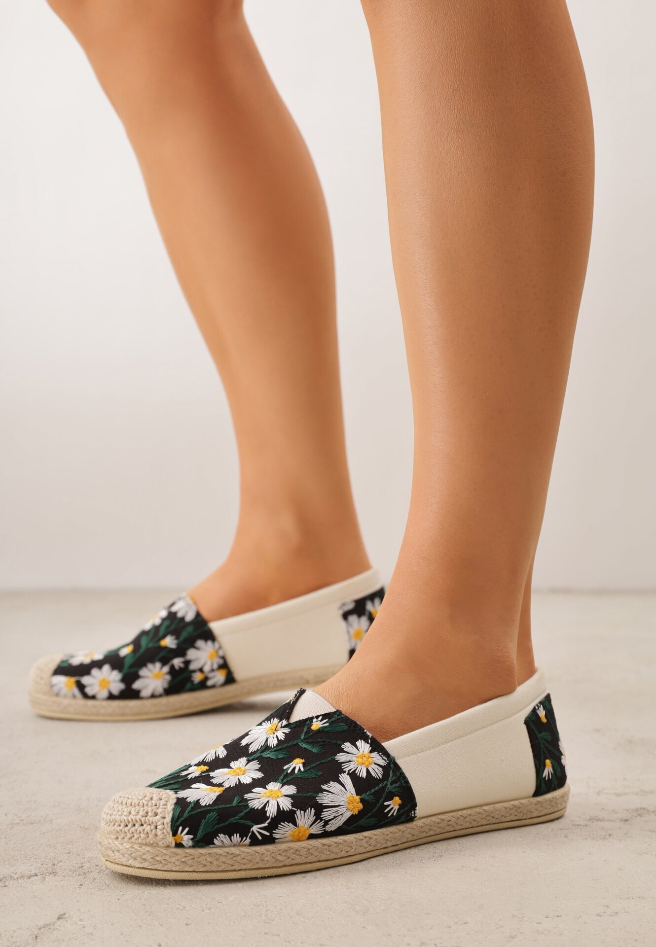 ballada Espadrile negre cu împletitură și broderie florală Alenara