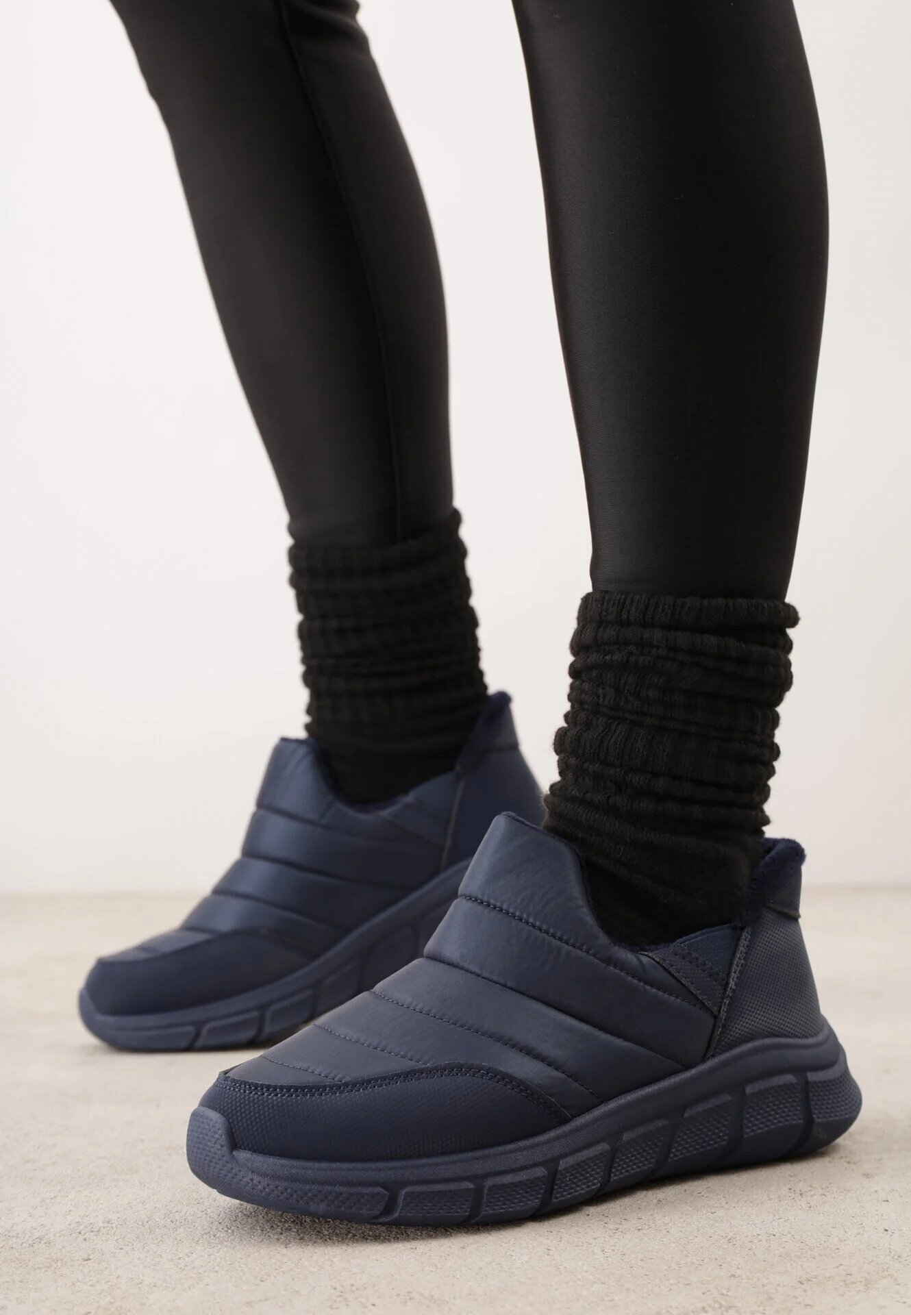 ballada Sneakers de iarnă bleumarin matlasate pe platformă groasă în relief Verta