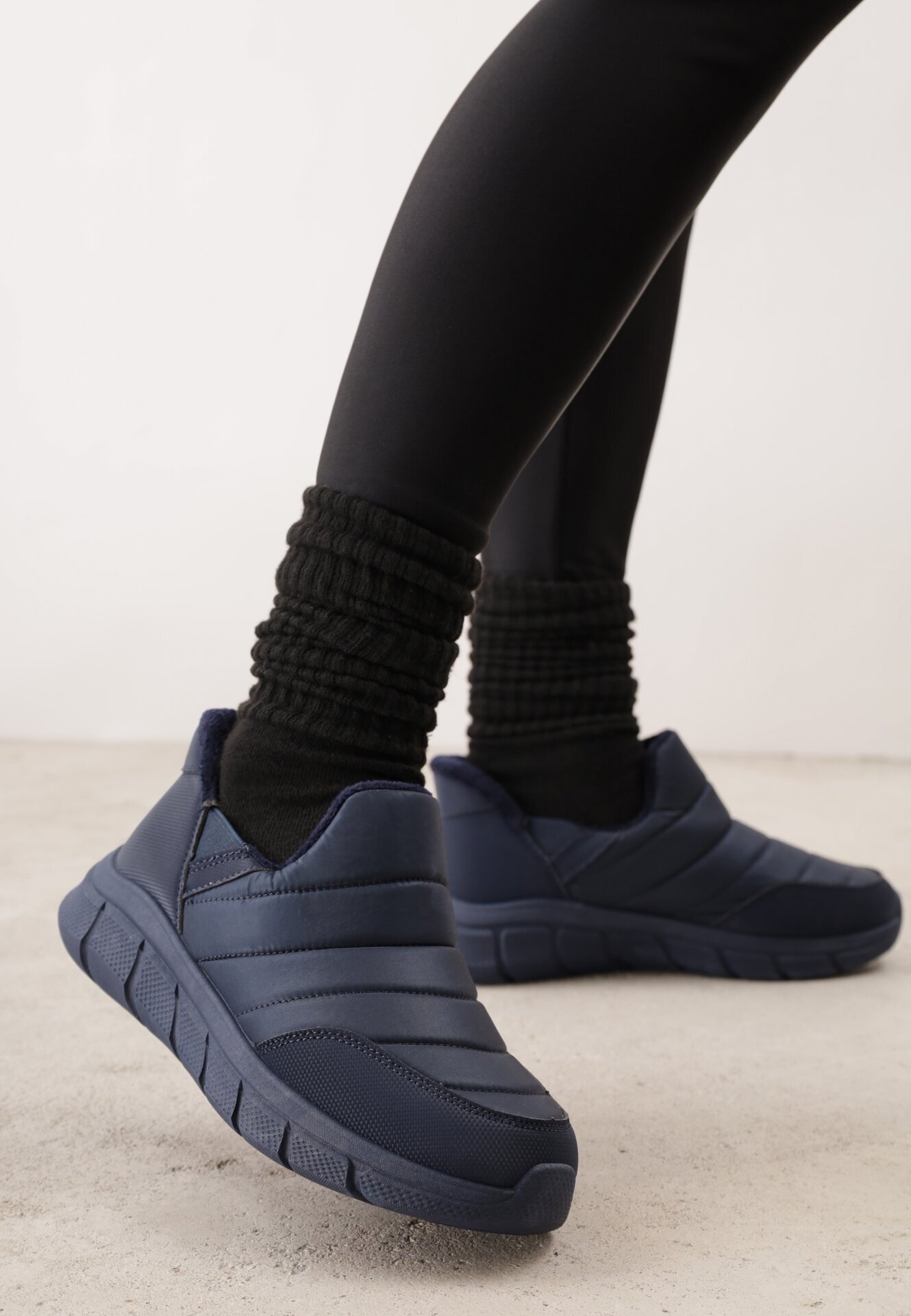 ballada Sneakers de iarnă bleumarin matlasate pe platformă groasă în relief Verta