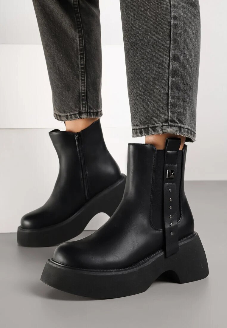 basida Botine Chelsea Negre cu platformă cu ornamente metalice la carâmb Tulirina