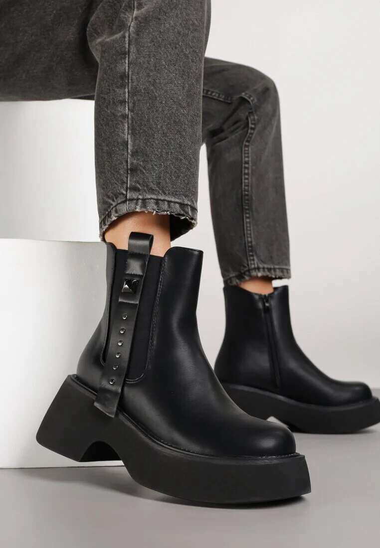 basida Botine Chelsea Negre cu platformă cu ornamente metalice la carâmb Tulirina