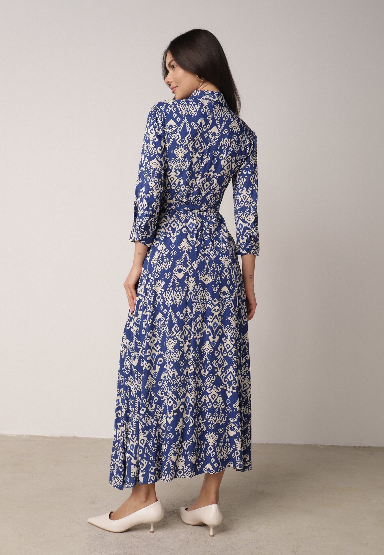 belcci Rochie cămașă bleumarin din viscoză decorată cu model ornamental Hoarna